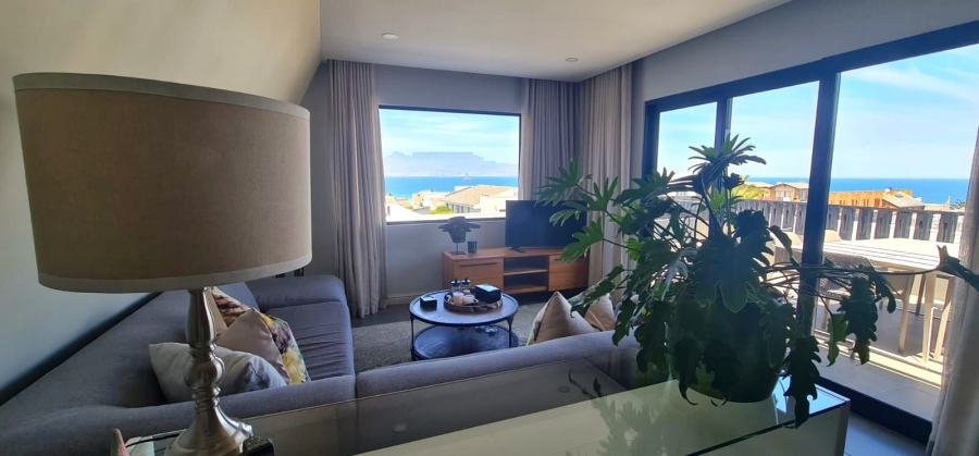 10 Bedroom Property for Sale in Bloubergstrand Western Cape